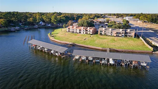 $184,900 | 849 Gun Barrel Lane, Unit B4, Gun Barrel City, TX 75156