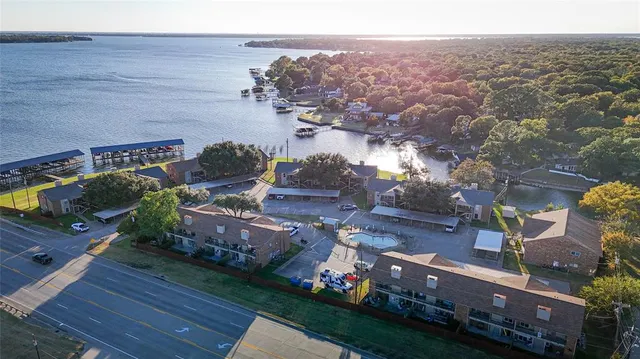 $189,900 | 849 Gun Barrel Lane, Unit B4, Gun Barrel City, TX 75156