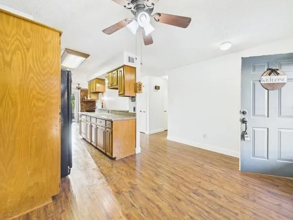 $184,900 | 849 Gun Barrel Lane, Unit B4, Gun Barrel City, TX 75156