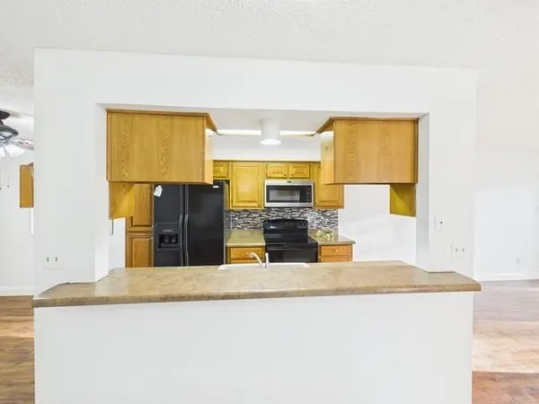 $184,900 | 849 Gun Barrel Lane, Unit B4, Gun Barrel City, TX 75156