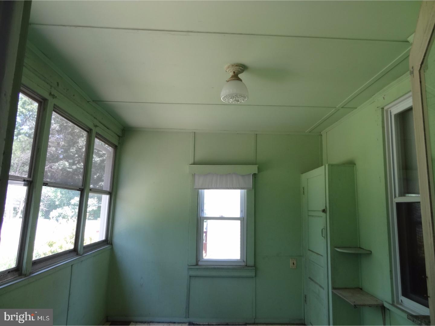 210 Madison Avenue Laurel Springs, NJ 08021 - Photo 8 of 17 Sun Room