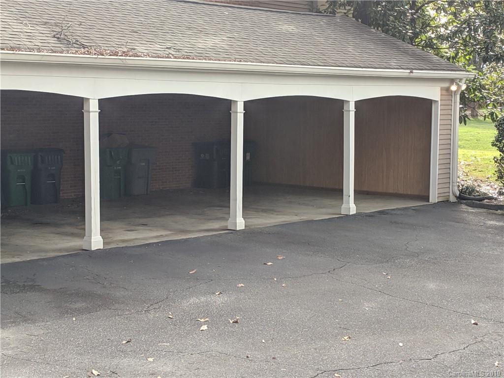 7005 Quail Hill Road Charlotte, NC 28210 - Photo 2 of 6