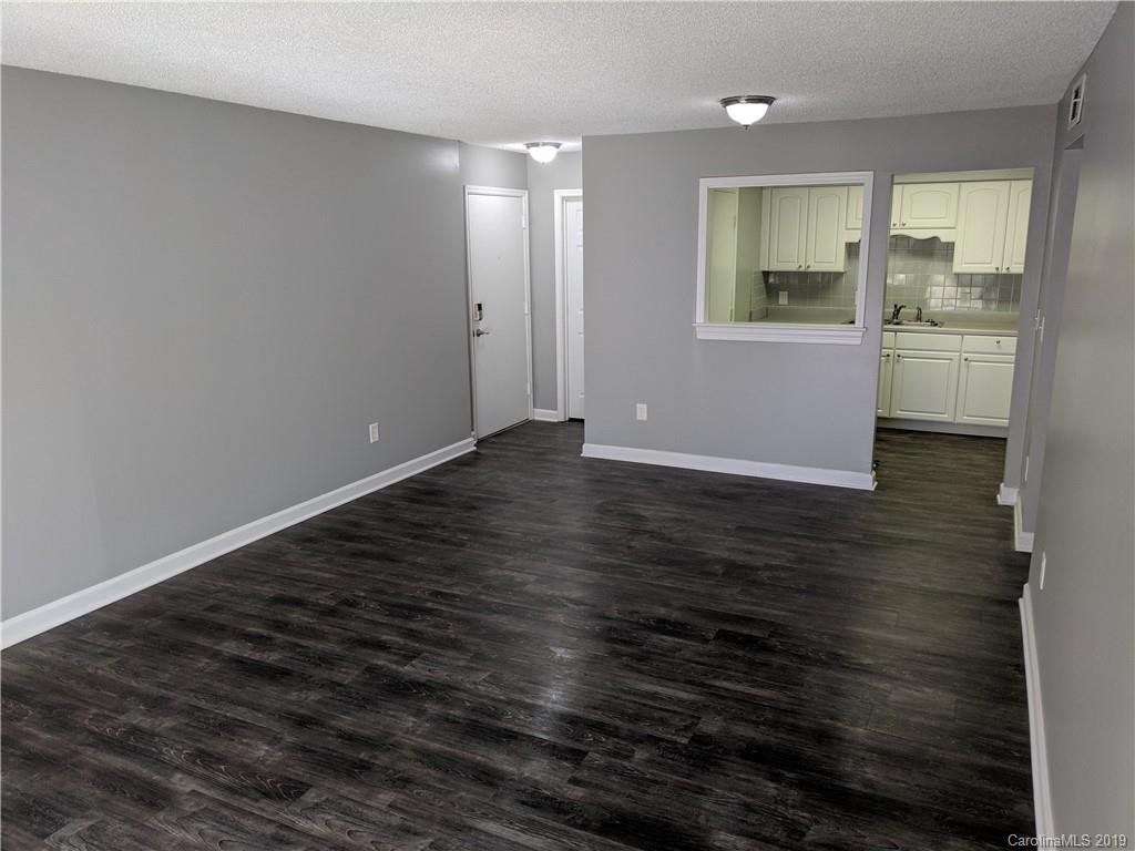 7005 Quail Hill Road Charlotte, NC 28210 - Photo 3 of 6