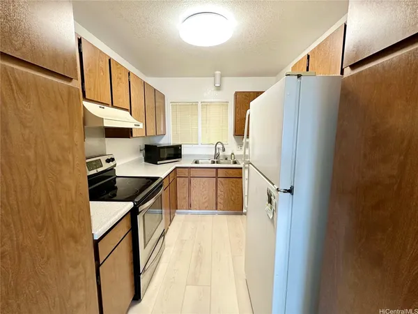 $3,200 | 98-1379 Koaheahe Place, Unit 33, Pearl City, HI 96782