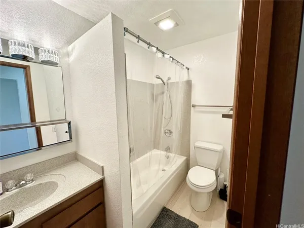 $3,200 | 98-1379 Koaheahe Place, Unit 33, Pearl City, HI 96782
