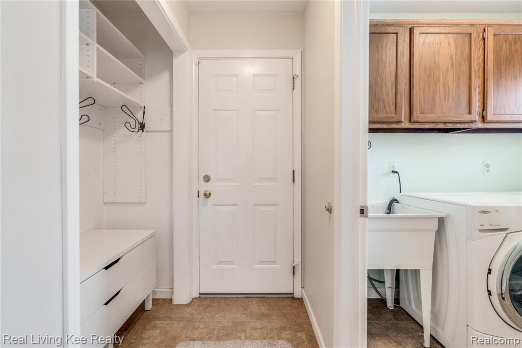 3473 Summit Ridge Drive Rochester Hills, MI 48306 - Photo 25 of 56