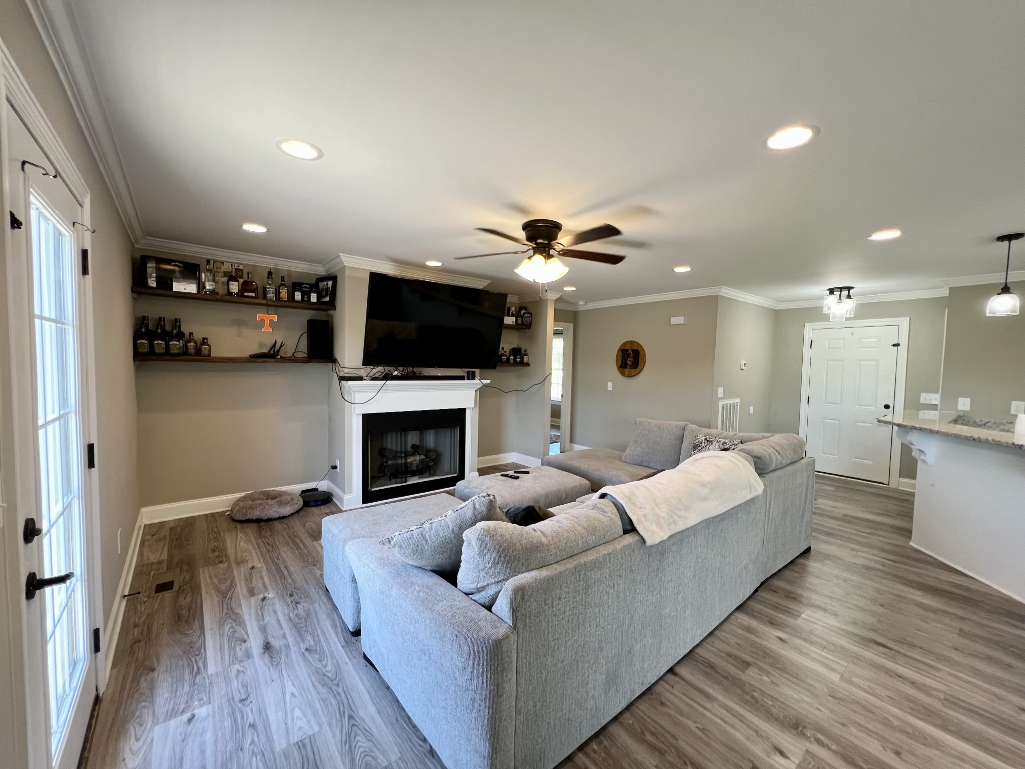 418 Taylor Road Manchester, TN 37355 - Photo 12 of 30 a living room with furniture and a fireplace