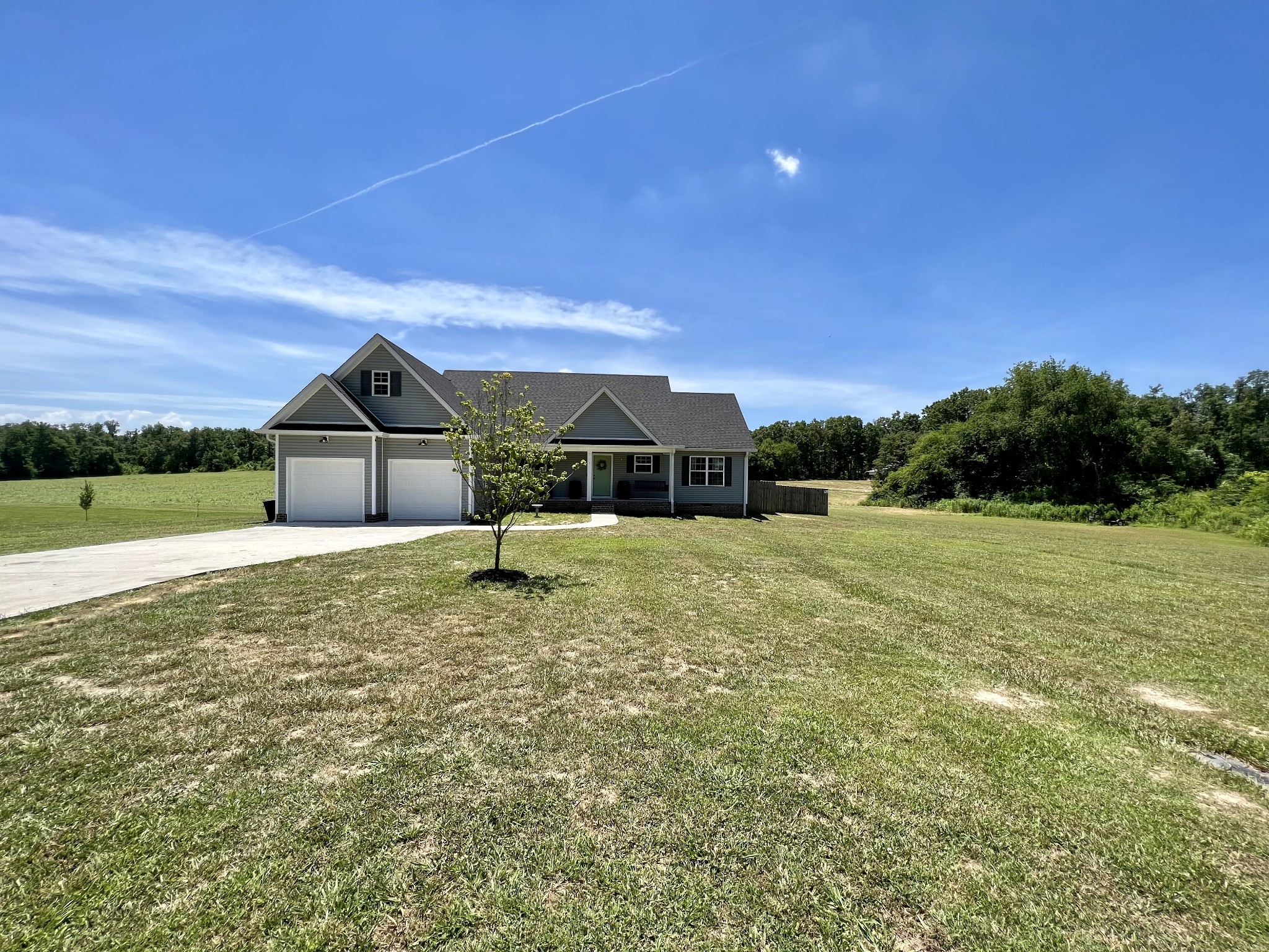 418 Taylor Road Manchester, TN 37355 - Photo 2 of 30 a front view of a house with a yard