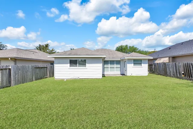 $1,525 | 2214 Shady Tree Lane, Conroe, TX 77301