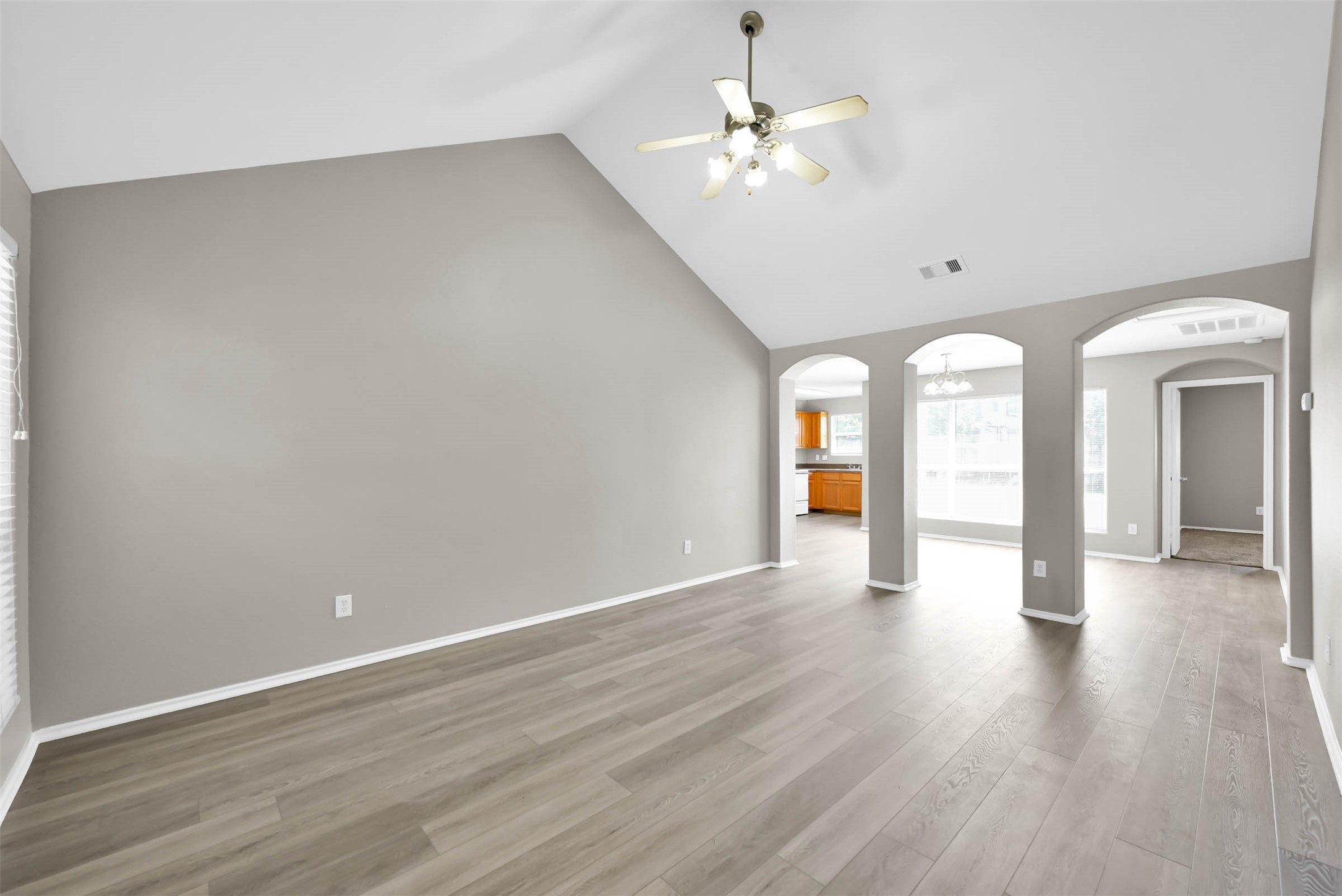 2214 Shady Tree Lane Conroe, TX 77301 - Photo 4 of 19