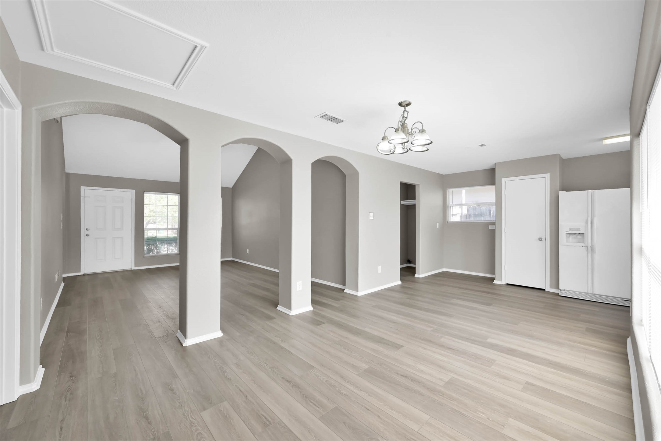 2214 Shady Tree Lane Conroe, TX 77301 - Photo 6 of 19