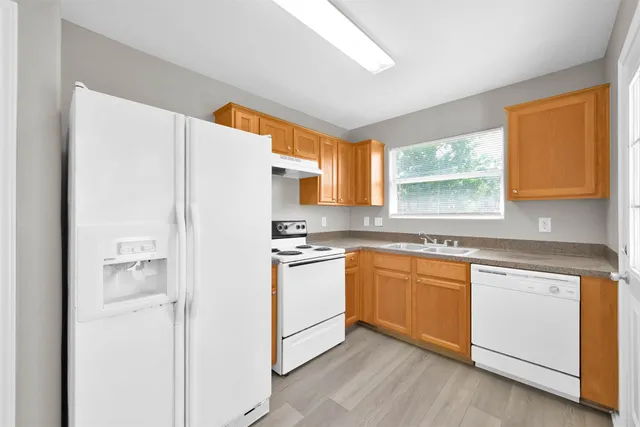 $1,525 | 2214 Shady Tree Lane, Conroe, TX 77301