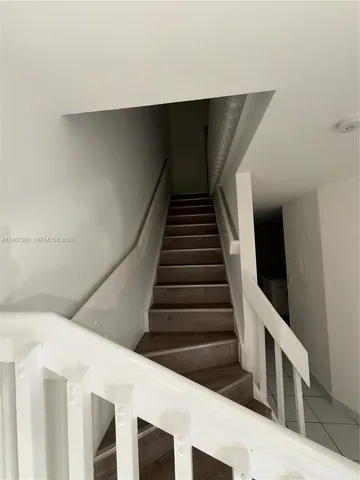 a view of a livingroom with closet