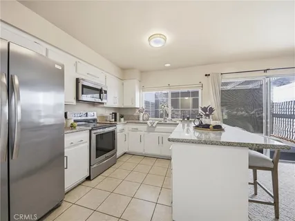 $589,000 | 24369 La Glorita Circle, Newhall, CA 91321