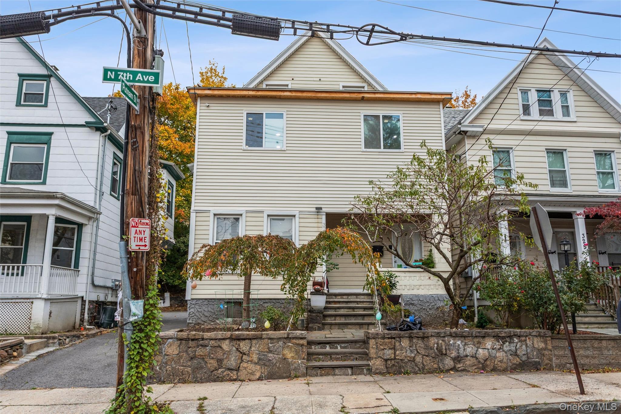 327 North 7th Avenue Mount Vernon, NY 10550 - Photo 2 of 32 a front view of a house