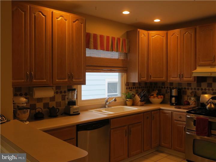 422 Klockner Road Hamilton, NJ 08619 - Photo 3 of 22 Kitchen