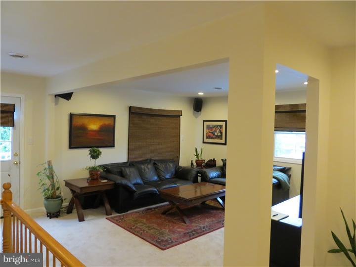 422 Klockner Road Hamilton, NJ 08619 - Photo 8 of 22 Family Room