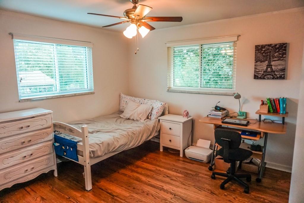 3211 Arapahoe Road Pittsburgh, PA 15241 - Photo 17 of 24 a bedroom with a bed and a desk