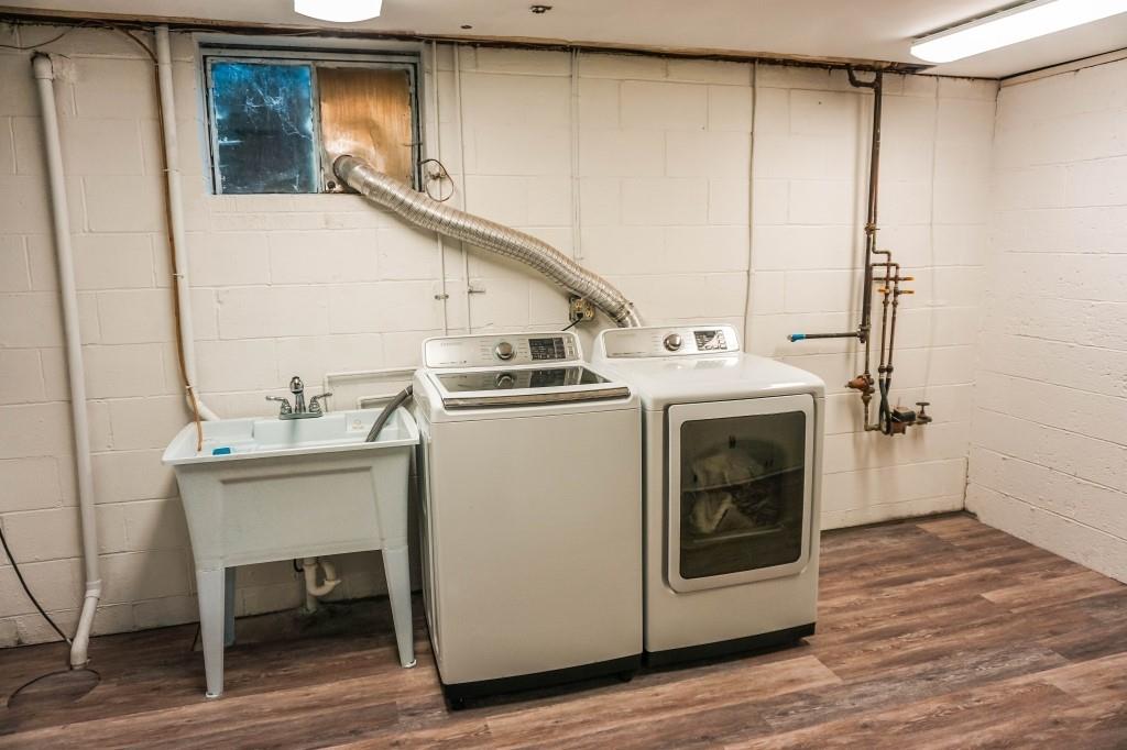 3211 Arapahoe Road Pittsburgh, PA 15241 - Photo 22 of 24 a utility room with washer and dryer