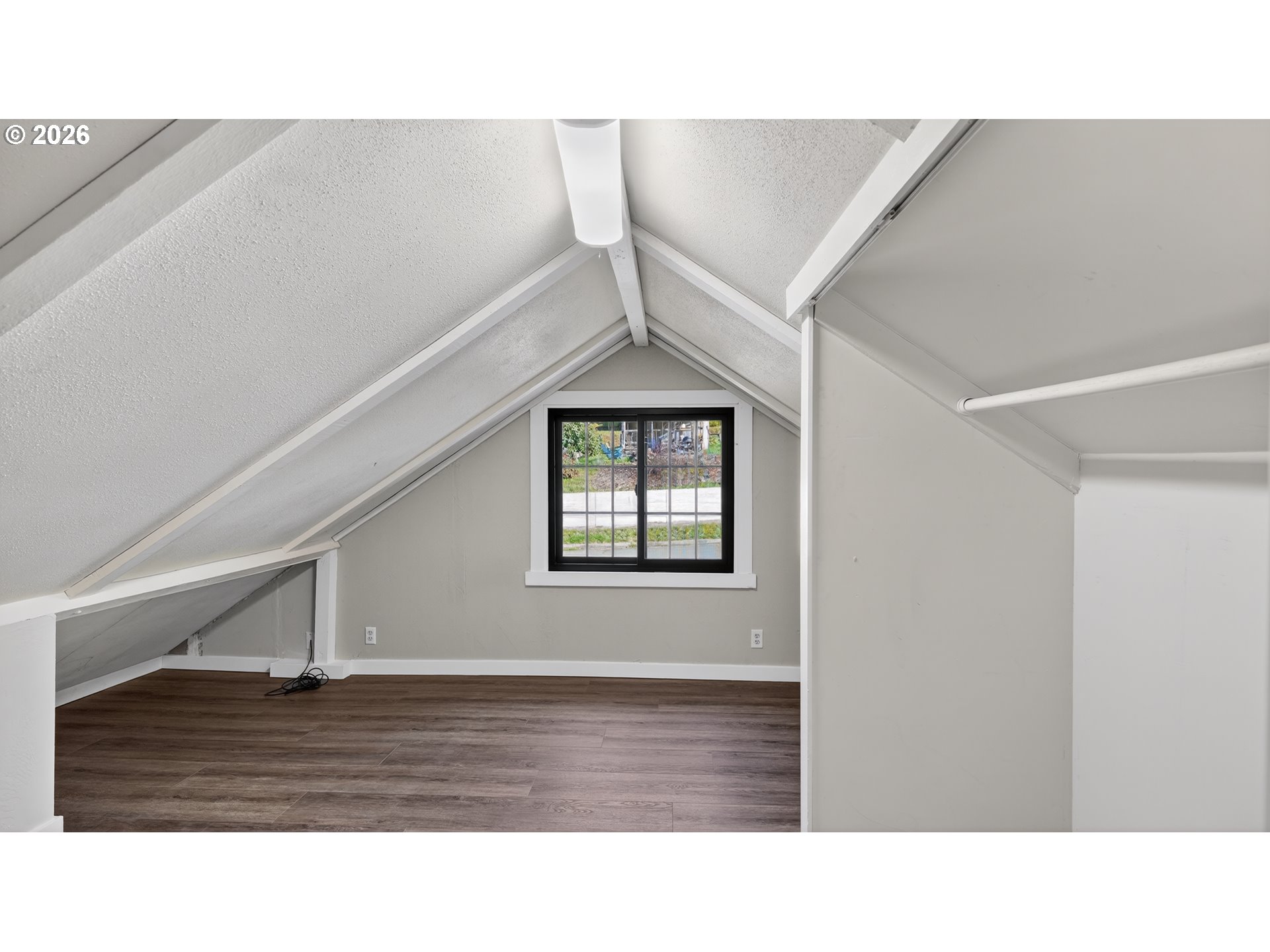 504 South 3rd Street Springfield, OR 97477 - Photo 12 of 14