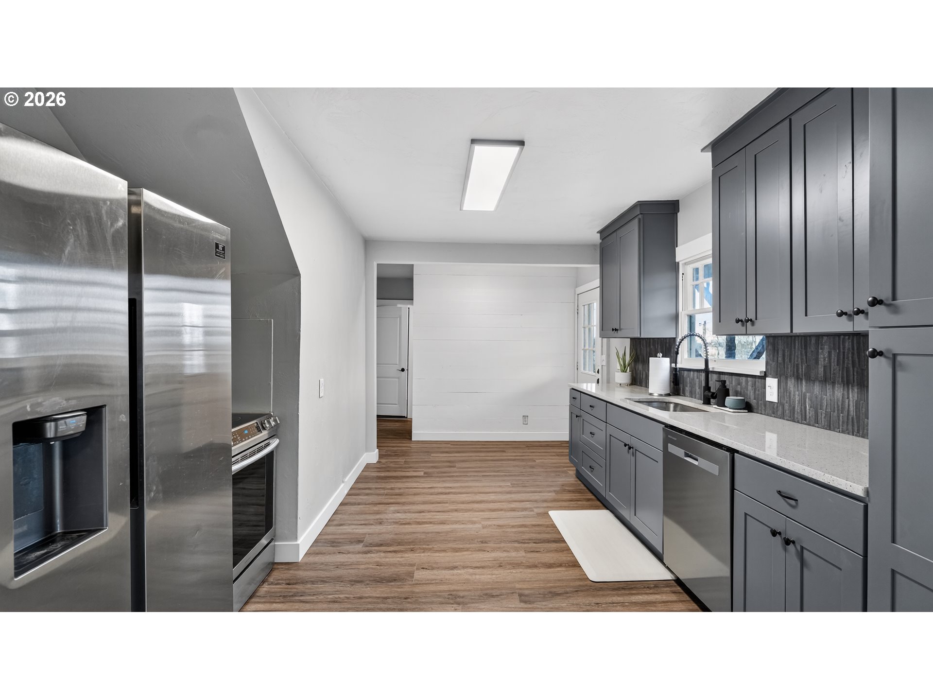 504 South 3rd Street Springfield, OR 97477 - Photo 6 of 14