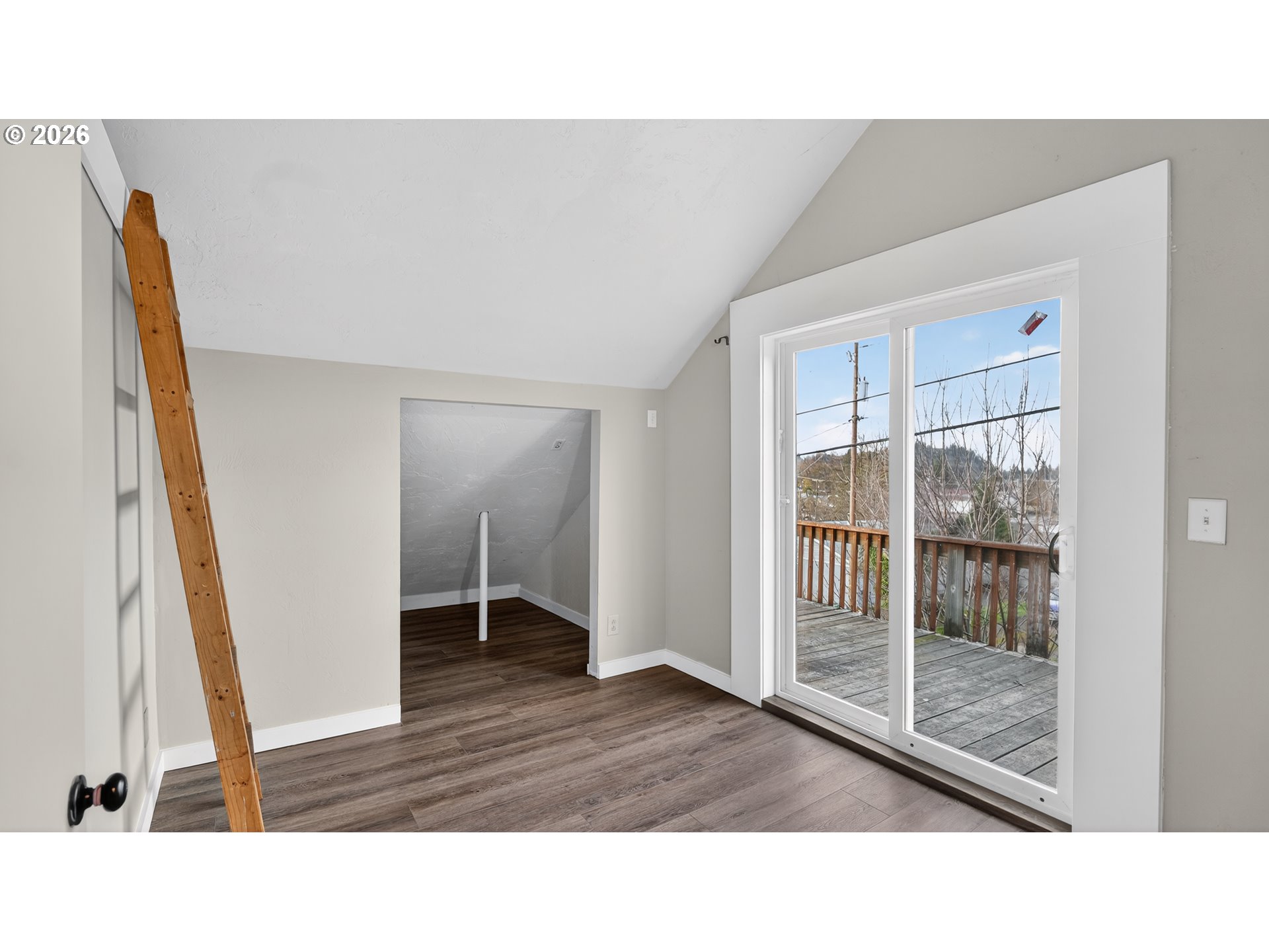 504 South 3rd Street Springfield, OR 97477 - Photo 8 of 14