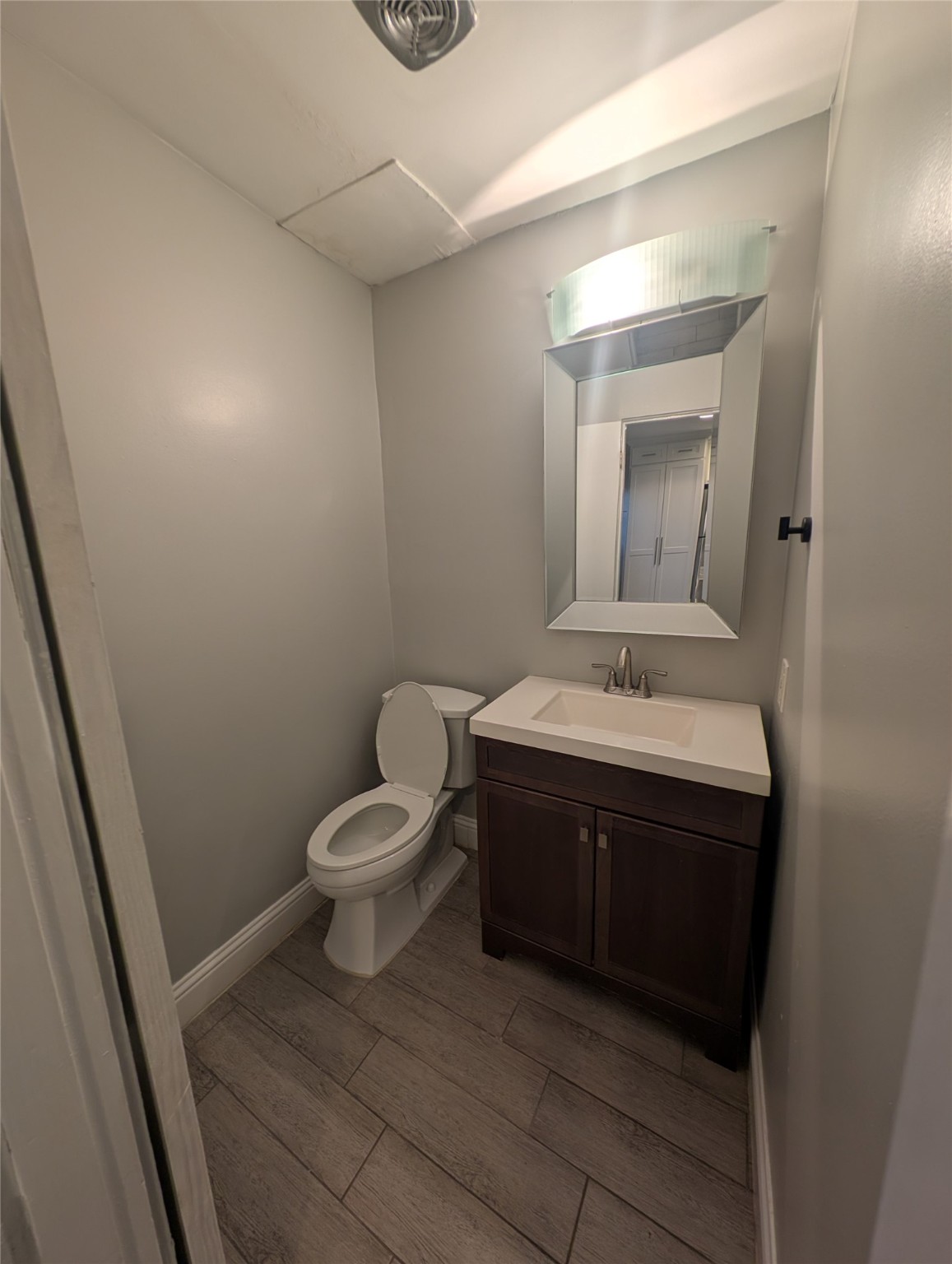 2503 McCue Road, Unit 12 Houston, TX 77056 - Photo 9 of 22 a bathroom with a sink and a toilet