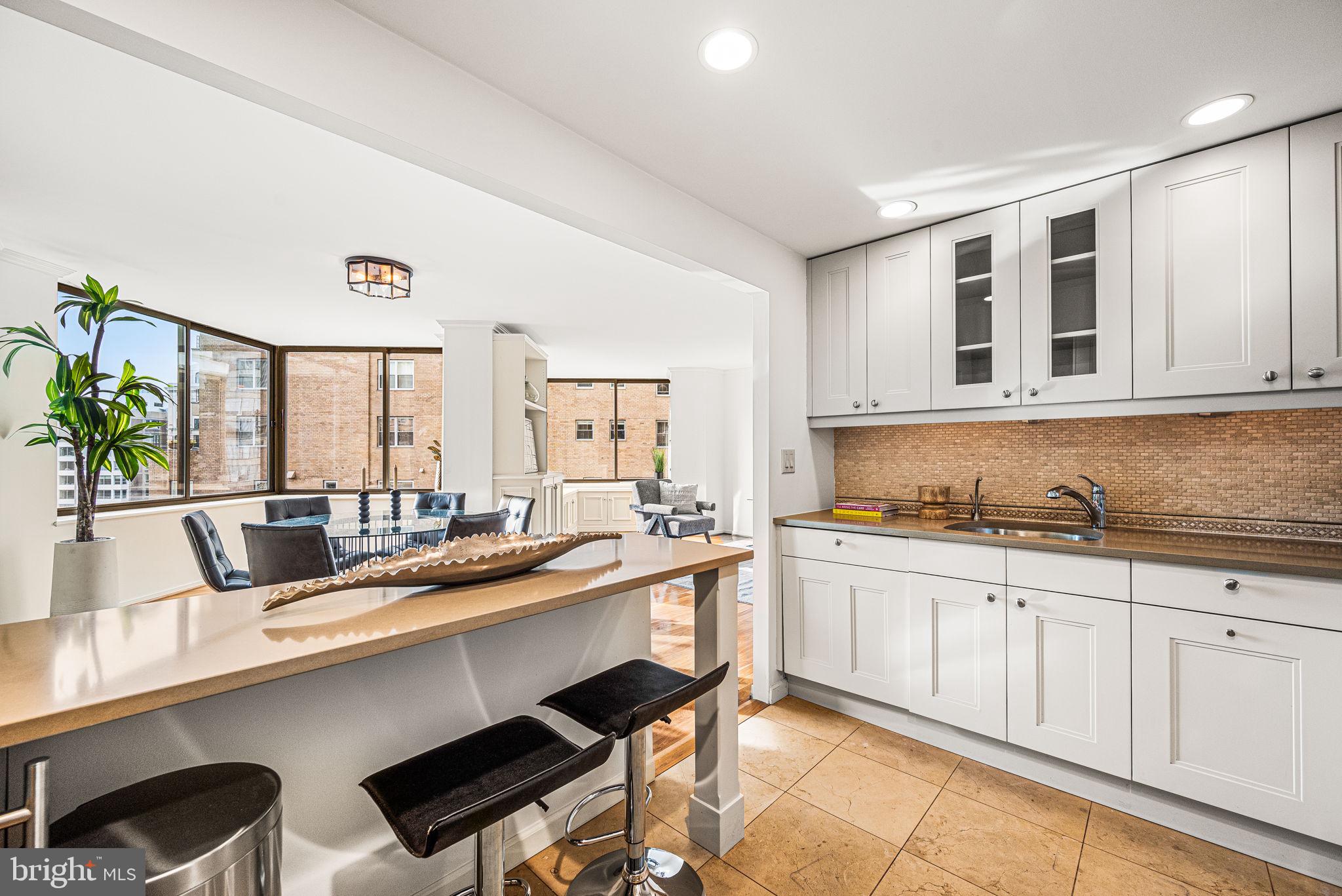 202 West Rittenhouse Square, Unit 1508 Philadelphia, PA 19103 - Photo 12 of 38 Kitchen