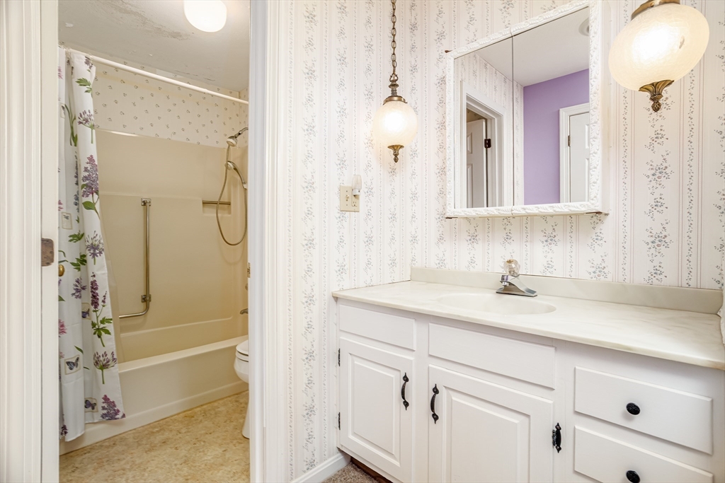 9 Governor Square, Unit 9 Peterborough, NH 03458 - Photo 19 of 30