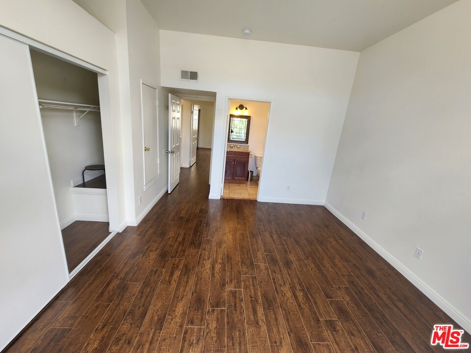 4328 Whitsett Avenue, Unit 4 Studio City, CA 91604 - Photo 23 of 73