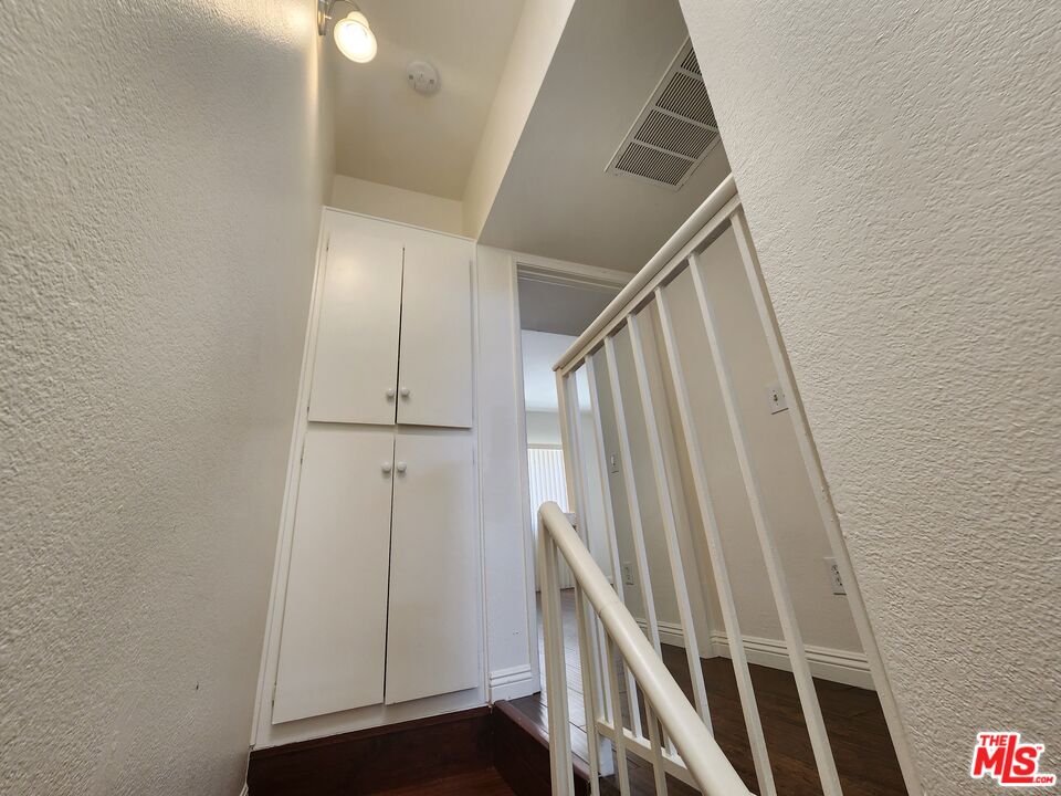4328 Whitsett Avenue, Unit 4 Studio City, CA 91604 - Photo 46 of 73