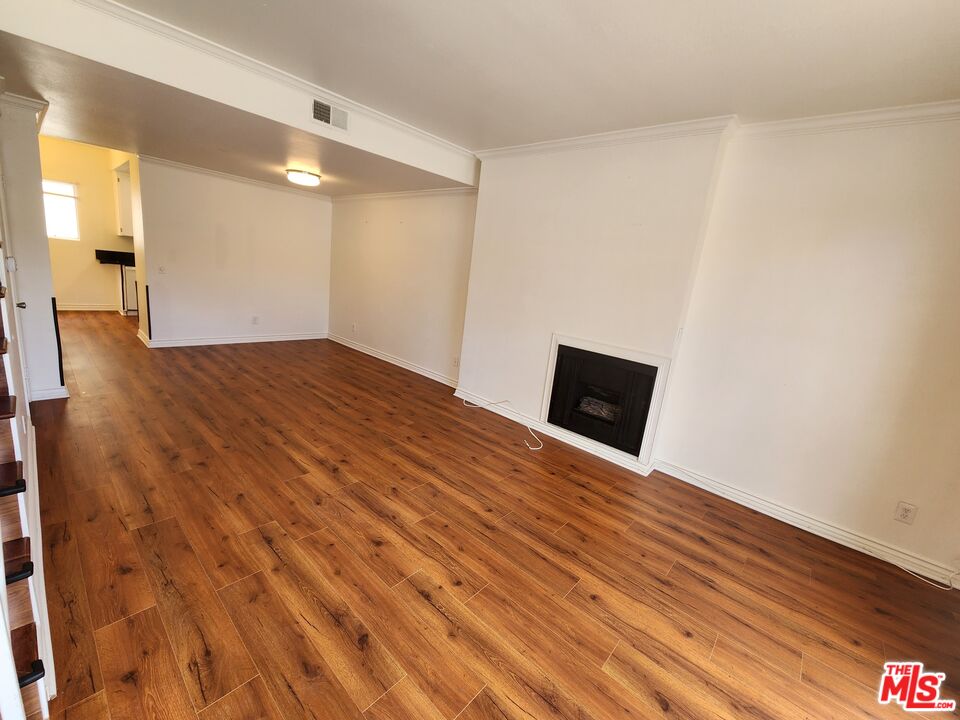 4328 Whitsett Avenue, Unit 4 Studio City, CA 91604 - Photo 49 of 73 a view of empty room with wooden floor