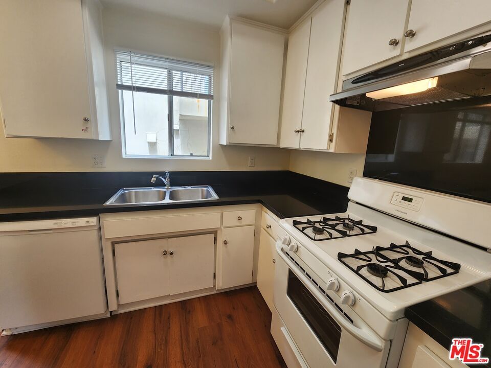 4328 Whitsett Avenue, Unit 4 Studio City, CA 91604 - Photo 70 of 73