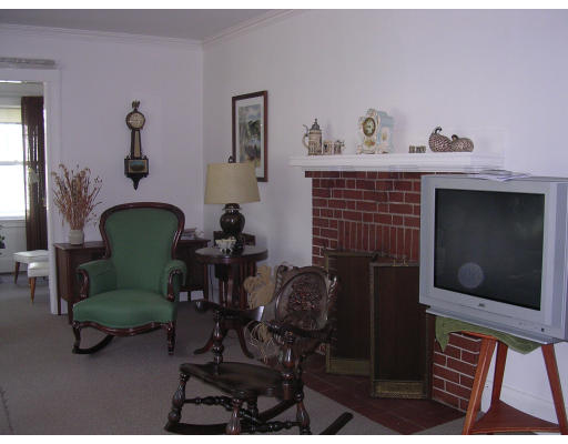 47 Athelstane Road Newton, MA 02459 - Photo 2 of 8