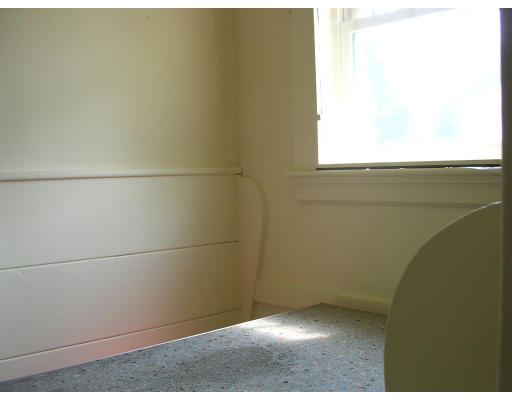 47 Athelstane Road Newton, MA 02459 - Photo 4 of 8