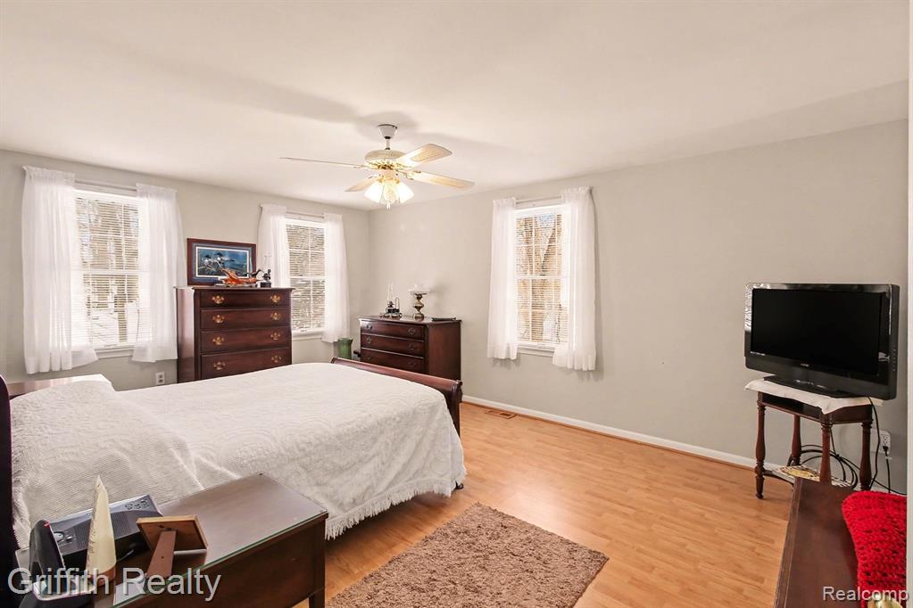 4742 Crandall Road Howell, MI 48855 - Photo 14 of 30 Gallery Image 14