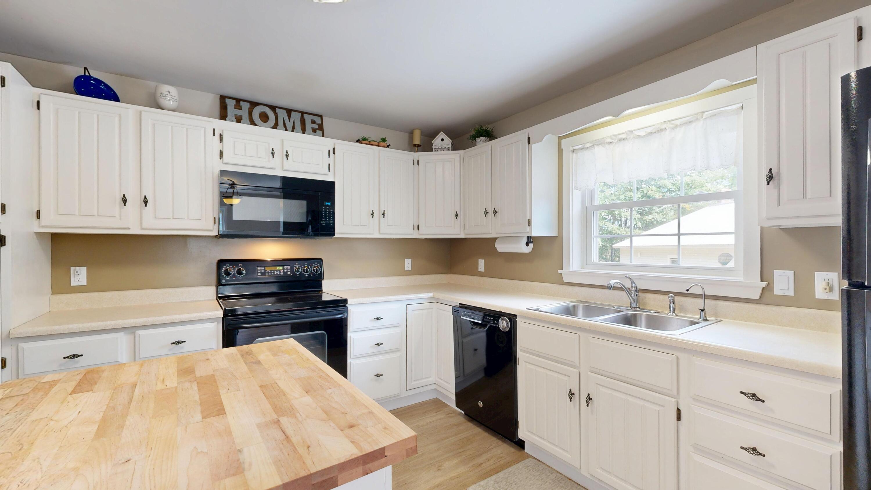 27 Greene Road Wales, ME 04280 - Photo 5 of 43 Kitchen