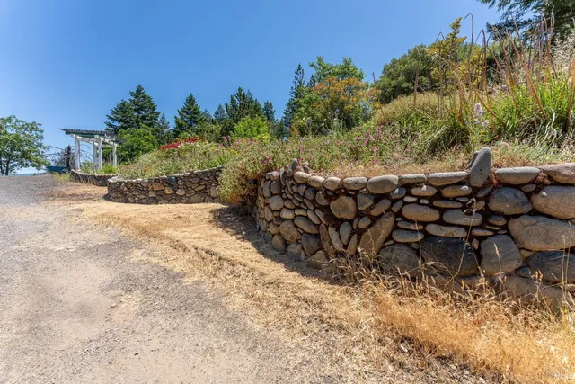 $635,000 | 19155 Scenic Drive, Redwood Valley, CA 95470
