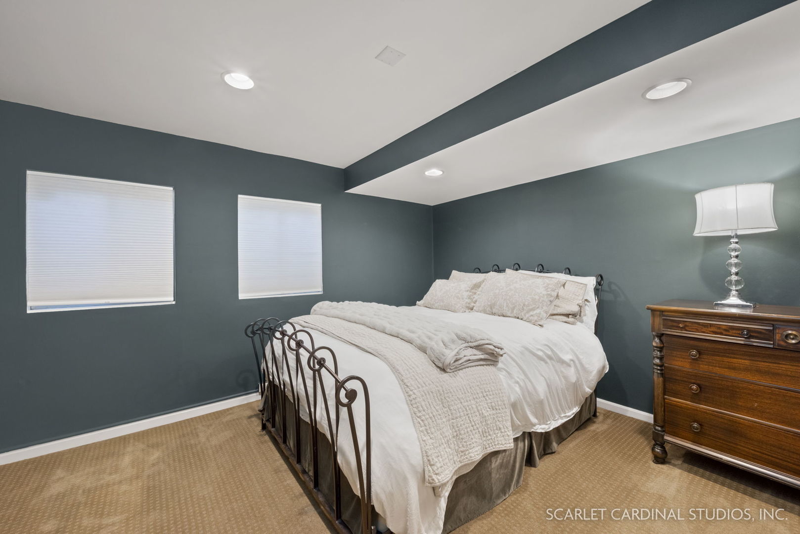 4860 Snapjack Circle Naperville, IL 60564 - Photo 21 of 35 a bedroom with a bed and a lamp