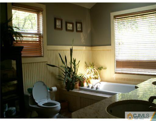 58 Dellwood Road Edison, NJ 08820 - Photo 8 of 10 Gallery Image 8