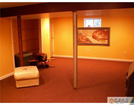 58 Dellwood Road Edison, NJ 08820 - Photo 9 of 10 Gallery Image 9