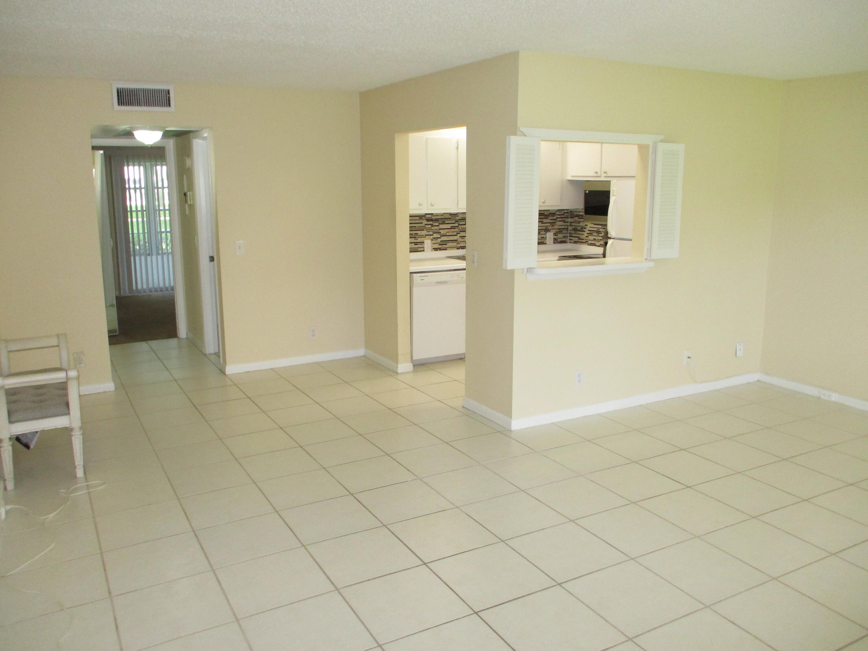 506 Mansfield M Boca Raton, FL 33434 - Photo 3 of 37 IMG_0563