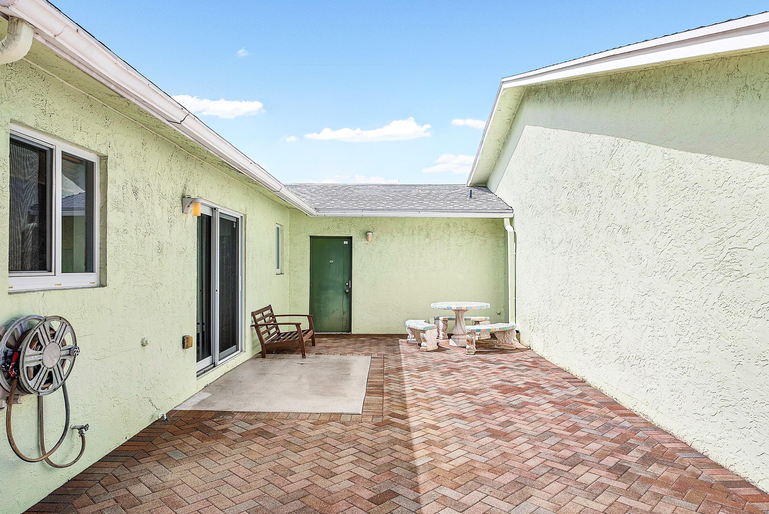 165 Northwest 8th Street Boca Raton, FL 33432 - Photo 31 of 42 a living room with furniture