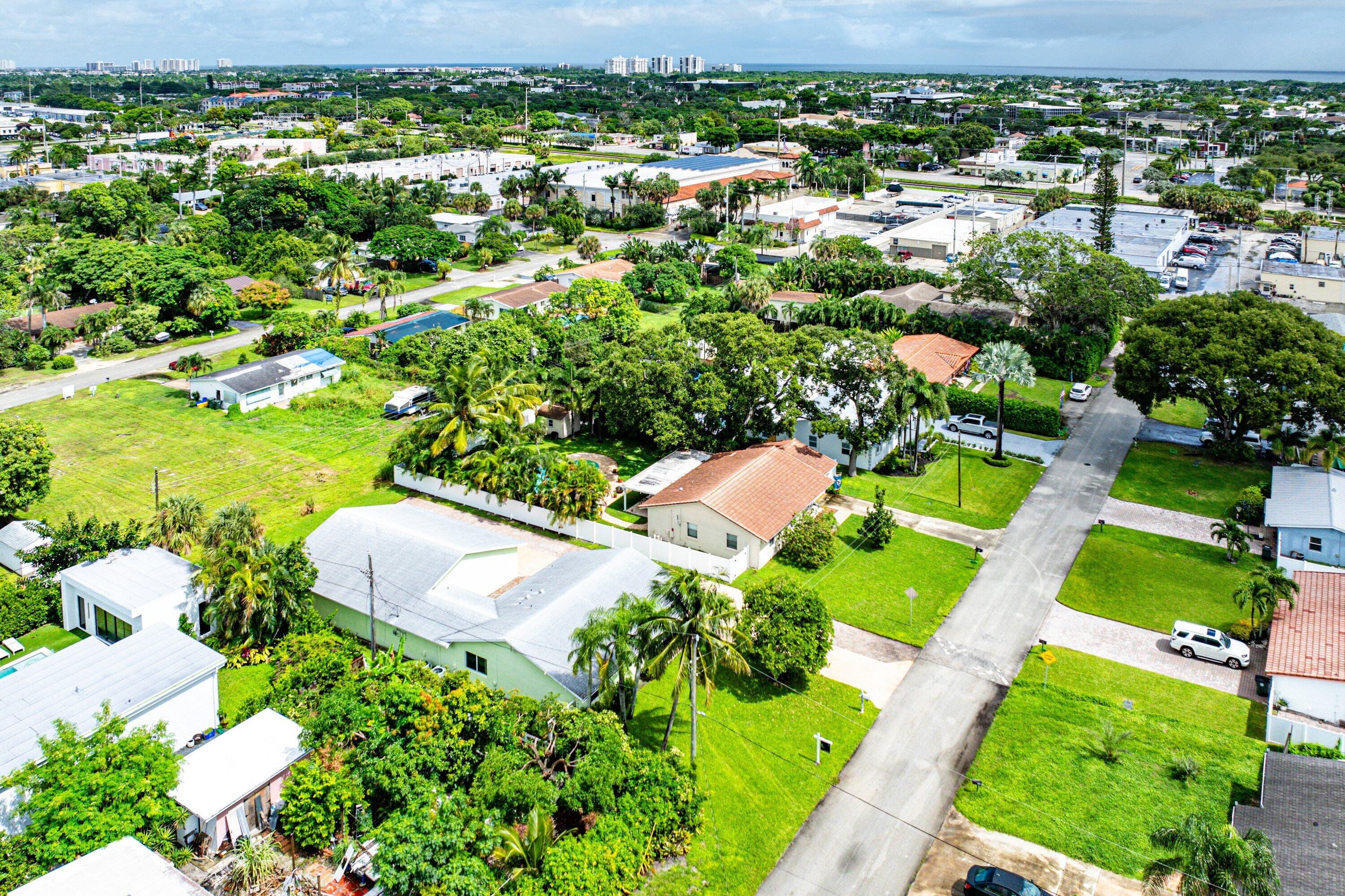 165 Northwest 8th Street Boca Raton, FL 33432 - Photo 35 of 42 a view of a city