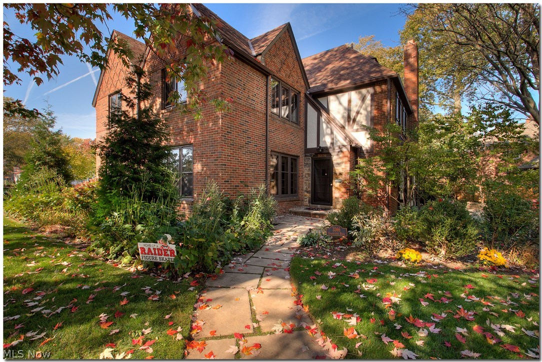3366 Dorchester Road Cleveland, OH 44120 - Photo 1 of 30