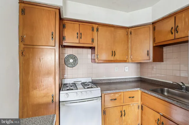 $365,000 | 2572 Balwynne Park Road, Philadelphia, PA 19131