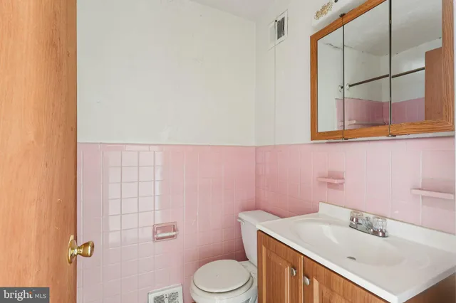 $365,000 | 2572 Balwynne Park Road, Philadelphia, PA 19131