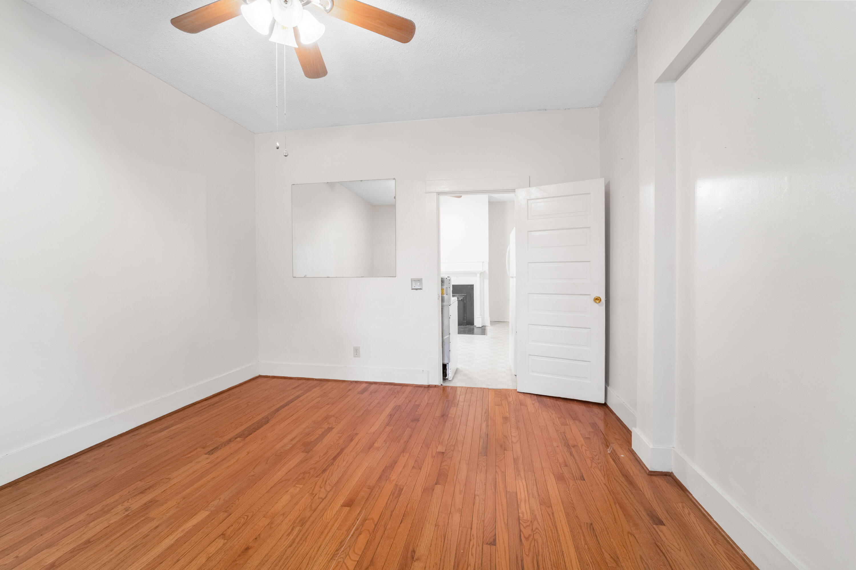 320 Broad Street Augusta, GA 30901 - Photo 19 of 48 320B Living Room