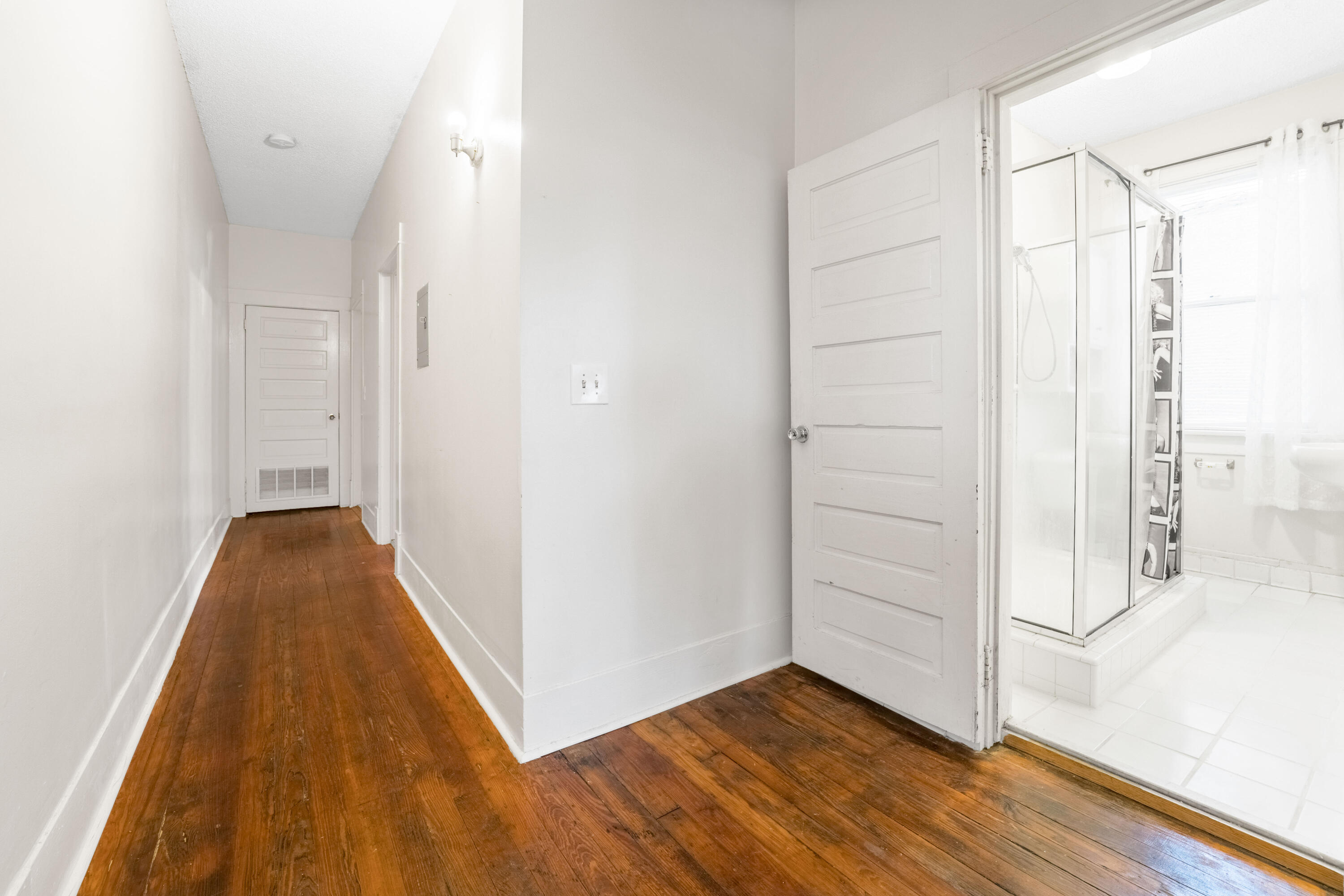 320 Broad Street Augusta, GA 30901 - Photo 23 of 48 320B Hallway