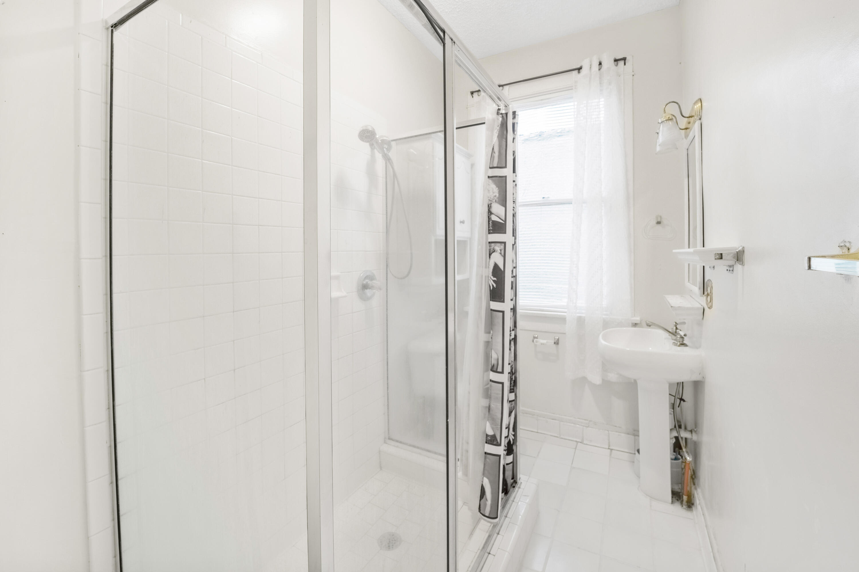 320 Broad Street Augusta, GA 30901 - Photo 24 of 48 320B Bathroom